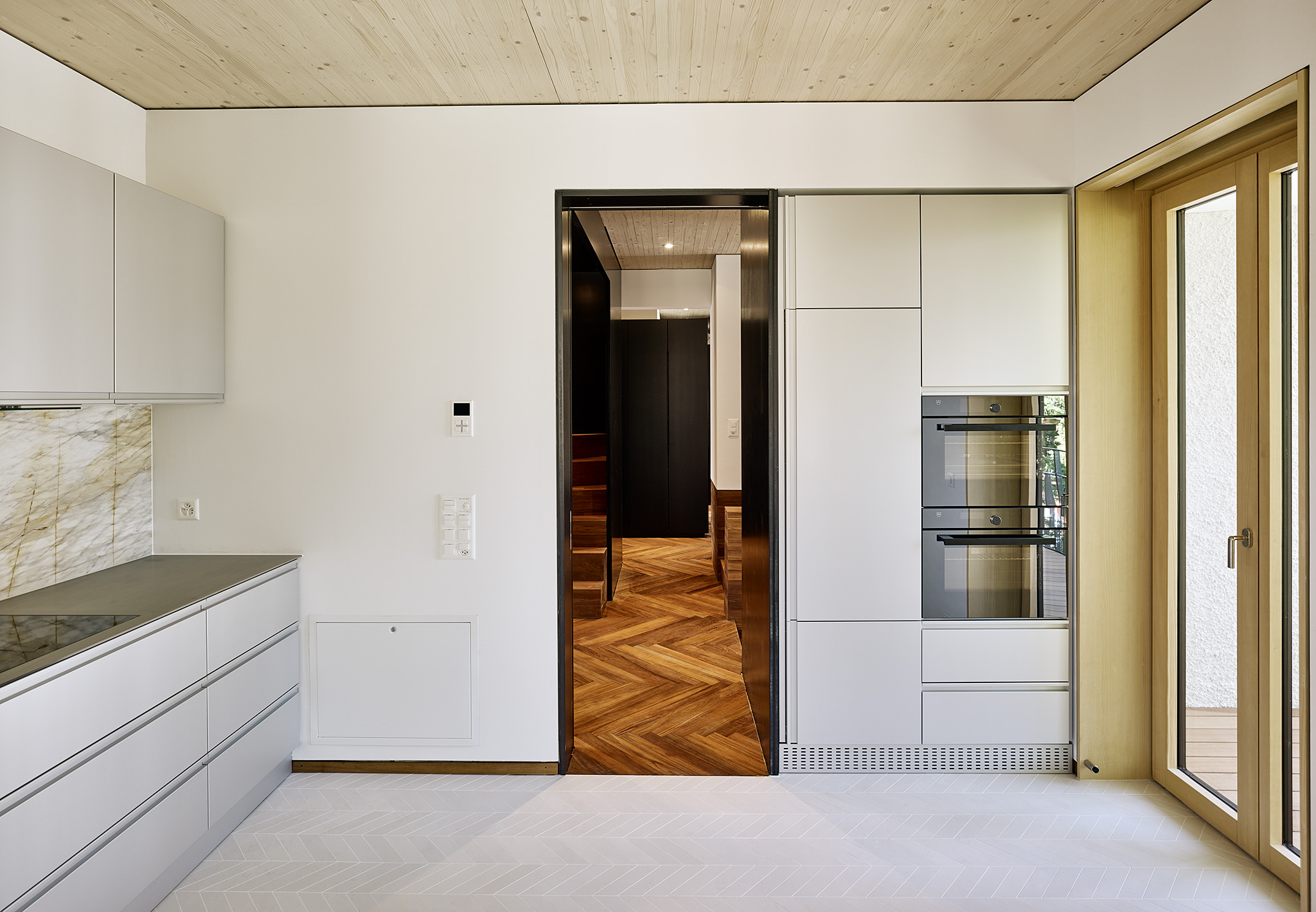 E16604 Alpa 058679p SCREEN